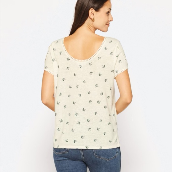 Market & Spruce Flora Crochet Trim Linen Blend Tee - Picture 2 of 4